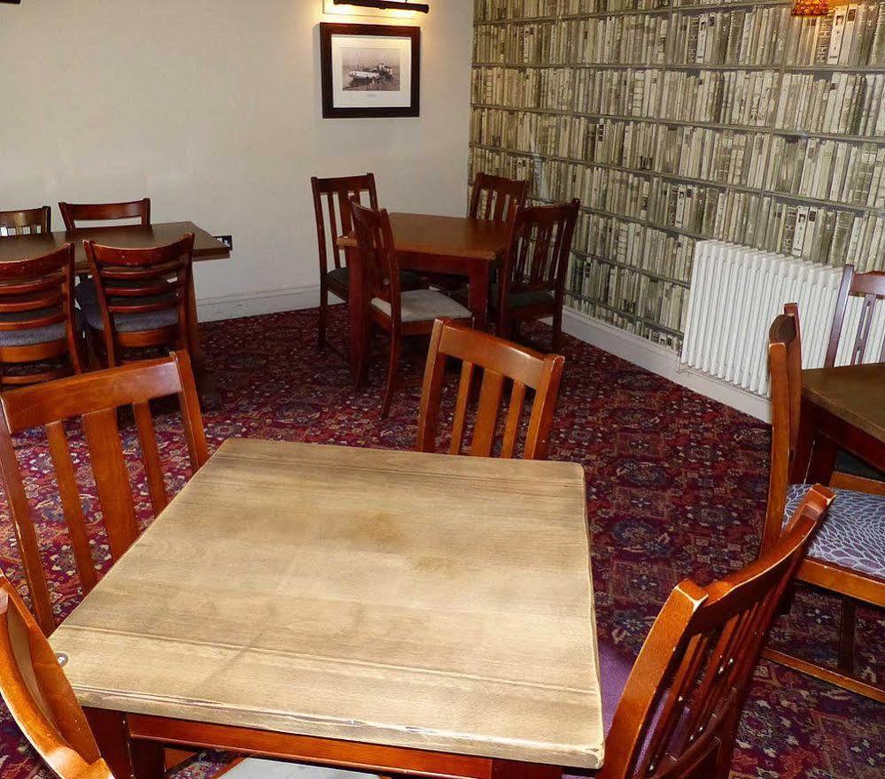 The George Hotel Chepstow Exterior foto