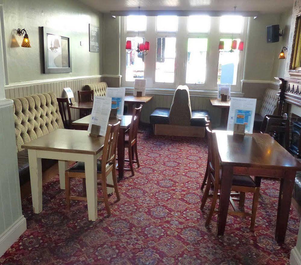 The George Hotel Chepstow Exterior foto