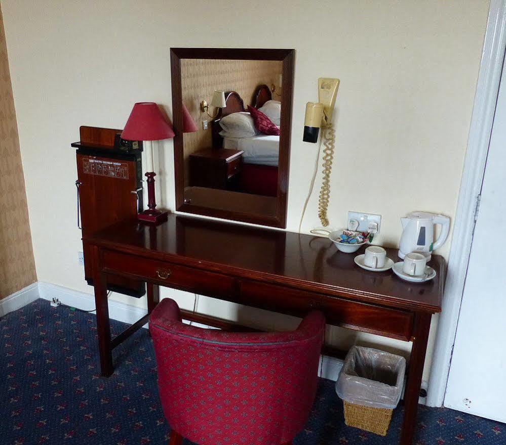 The George Hotel Chepstow Exterior foto