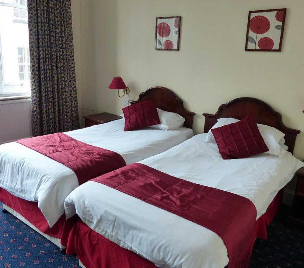 The George Hotel Chepstow Exterior foto